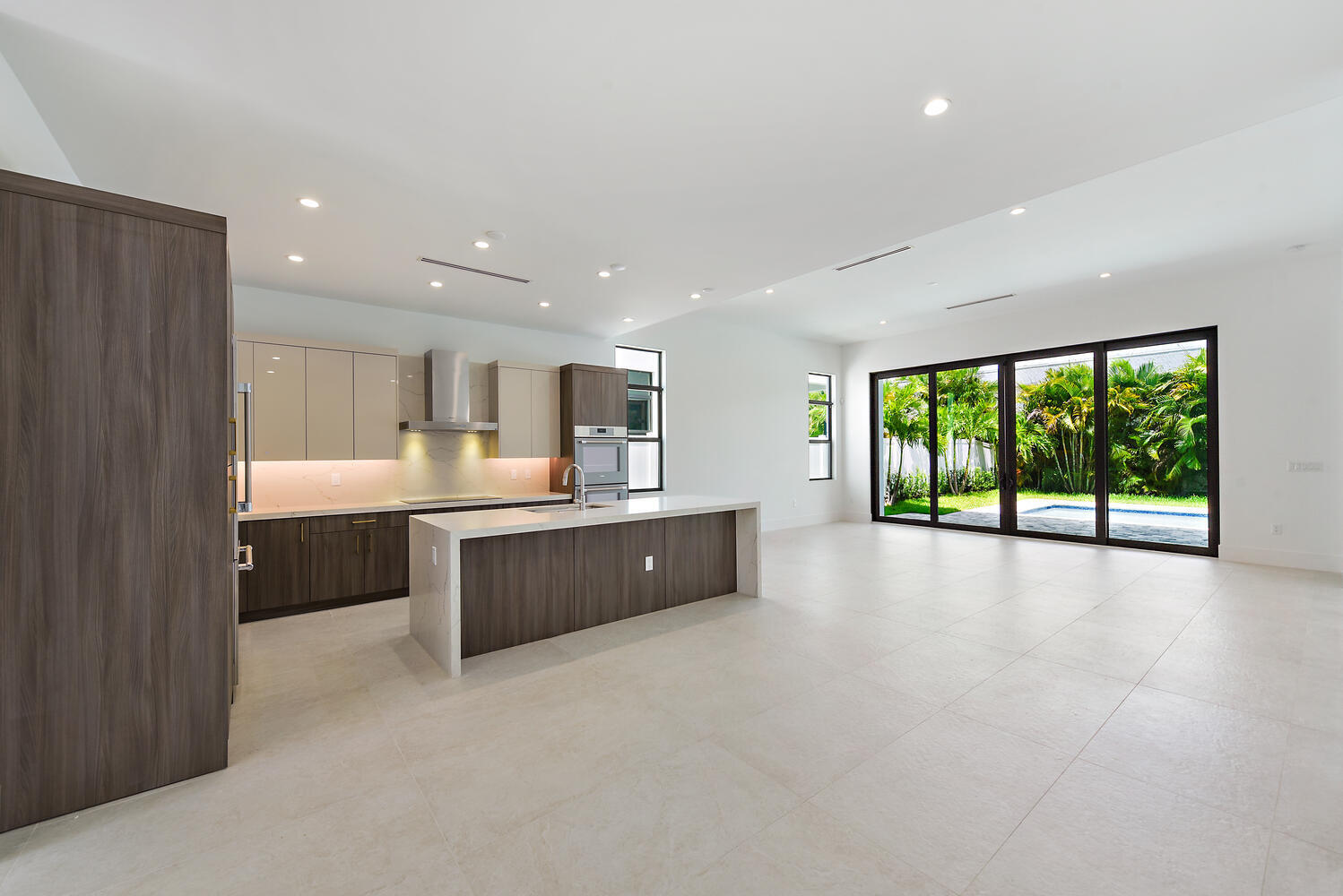 655 Kingsbridge Street Boca Raton, FL 33487 - Photo 2 of 26 Kitchen 1