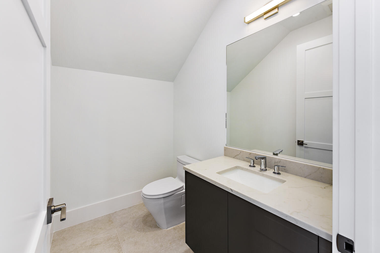 655 Kingsbridge Street Boca Raton, FL 33487 - Photo 24 of 26 Guest Bathroom