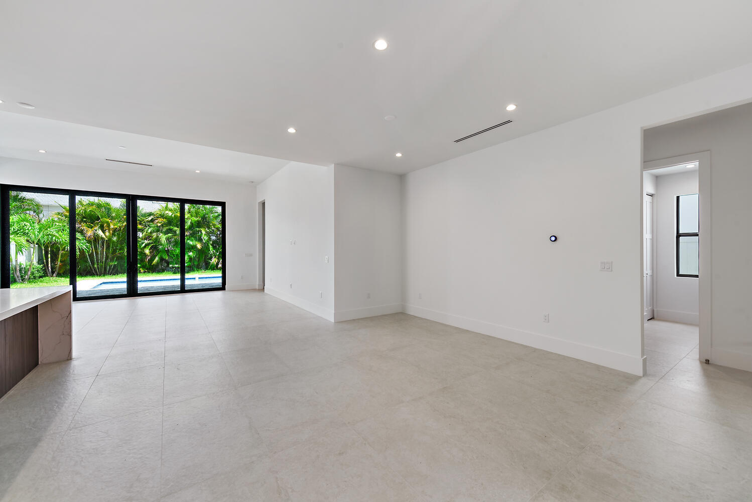 655 Kingsbridge Street Boca Raton, FL 33487 - Photo 9 of 26 Living 1