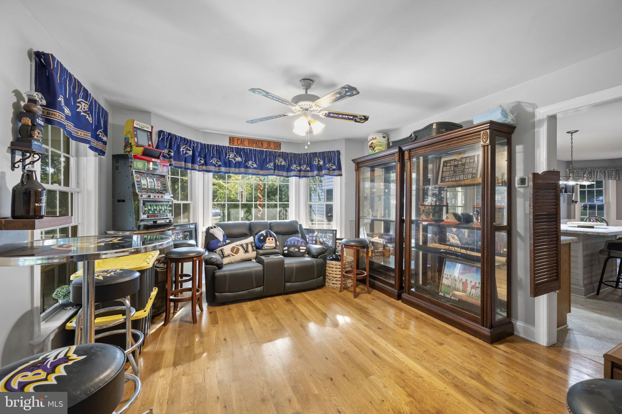 194 Cook Road Delta, PA 17314 - Photo 18 of 35 a living room with furniture and a large window