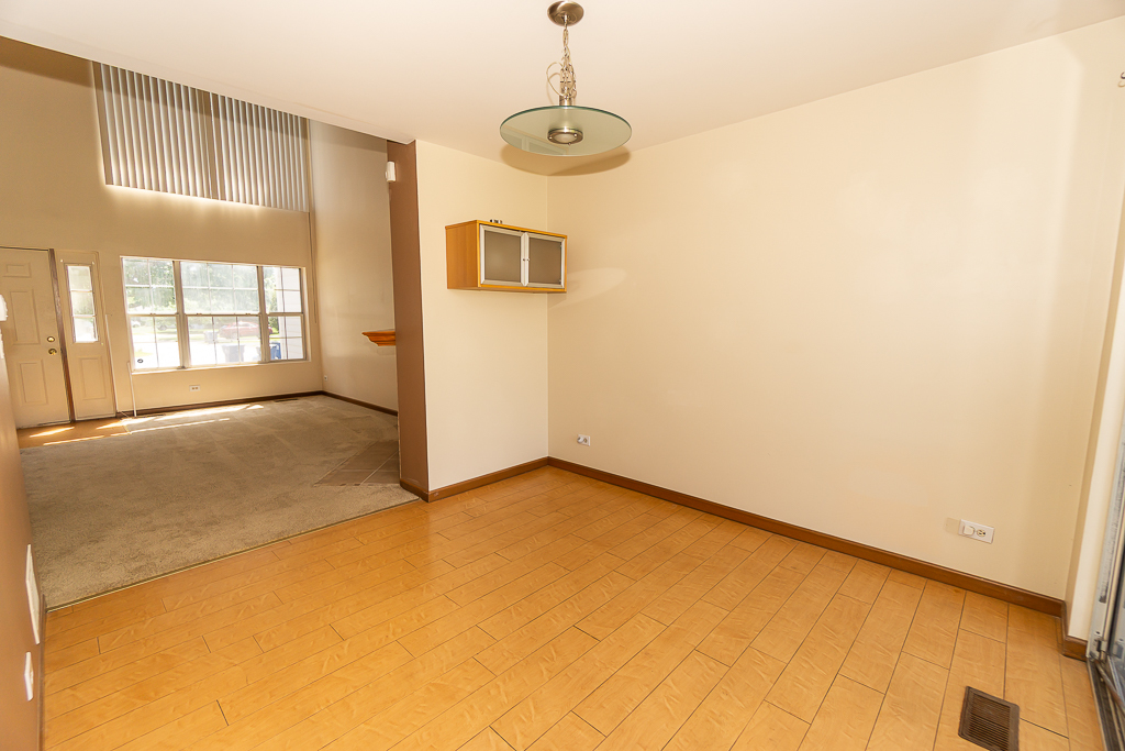 1174 Longford Road Bartlett, IL 60103 - Photo 6 of 25