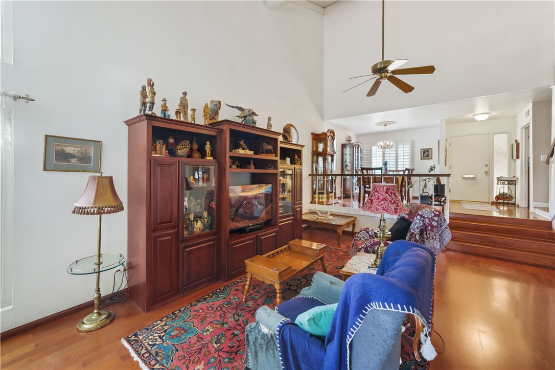 642 Vía Zapata Riverside, CA 92507 - Photo 9 of 28 Living Area