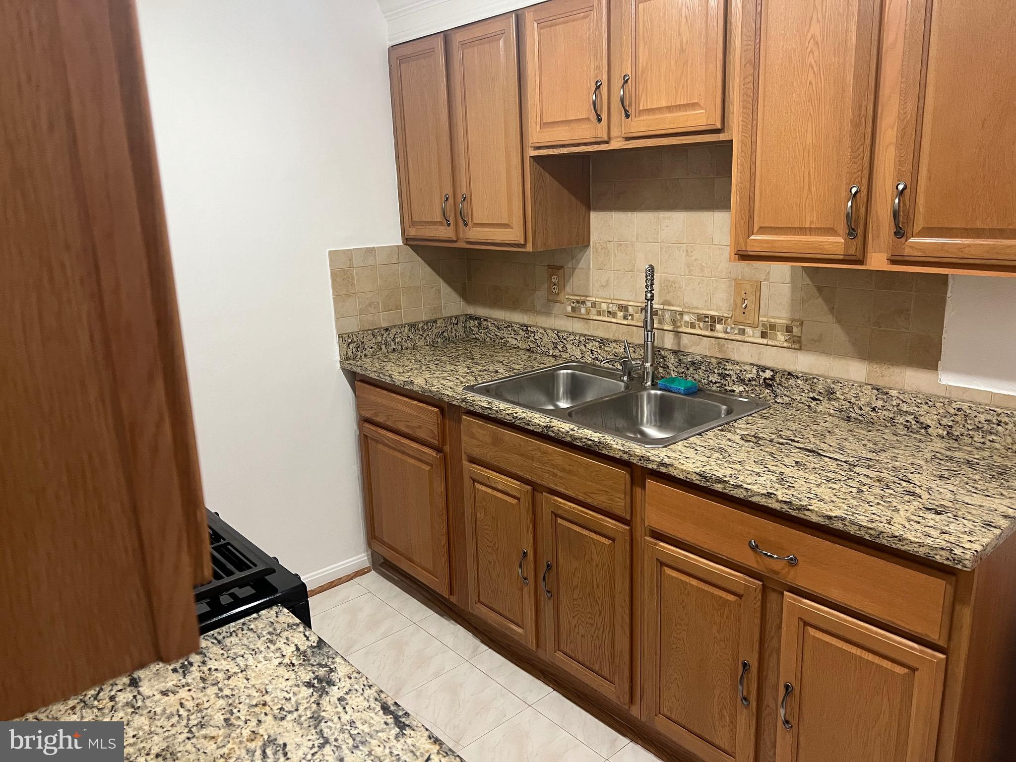 4600 Duke Street, Unit 1423 Alexandria, VA 22304 - Photo 11 of 13