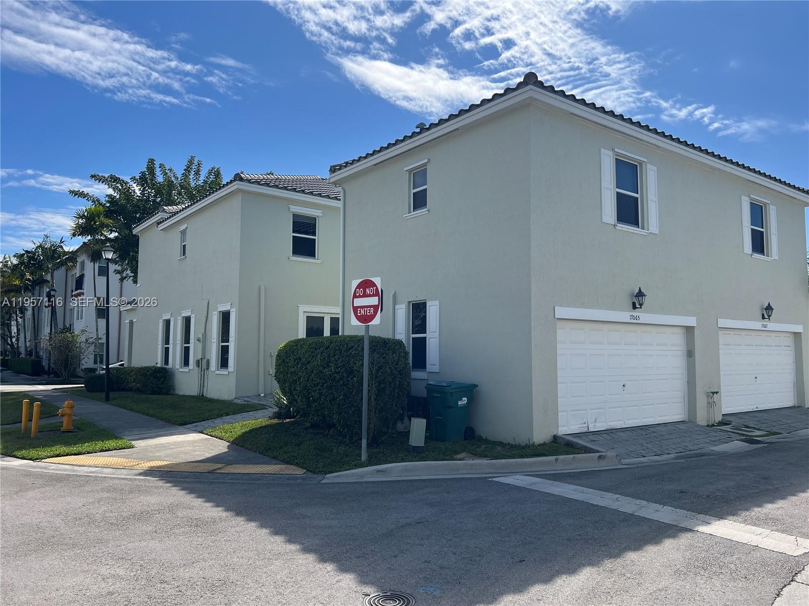 17065 Southwest 93rd Street, Unit 17065 Miami, FL 33196 - Photo 4 of 34