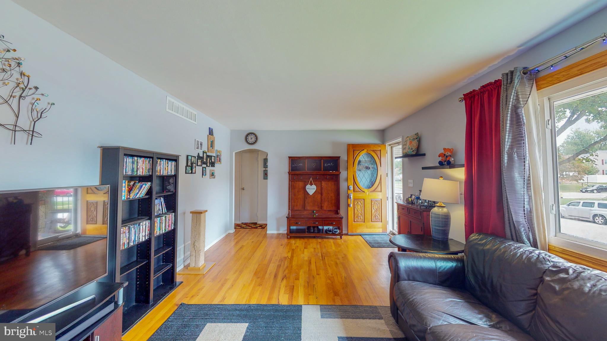 324 Cheddington Road Linthicum Heights, MD 21090 - Photo 4 of 41 Gallery Image 4