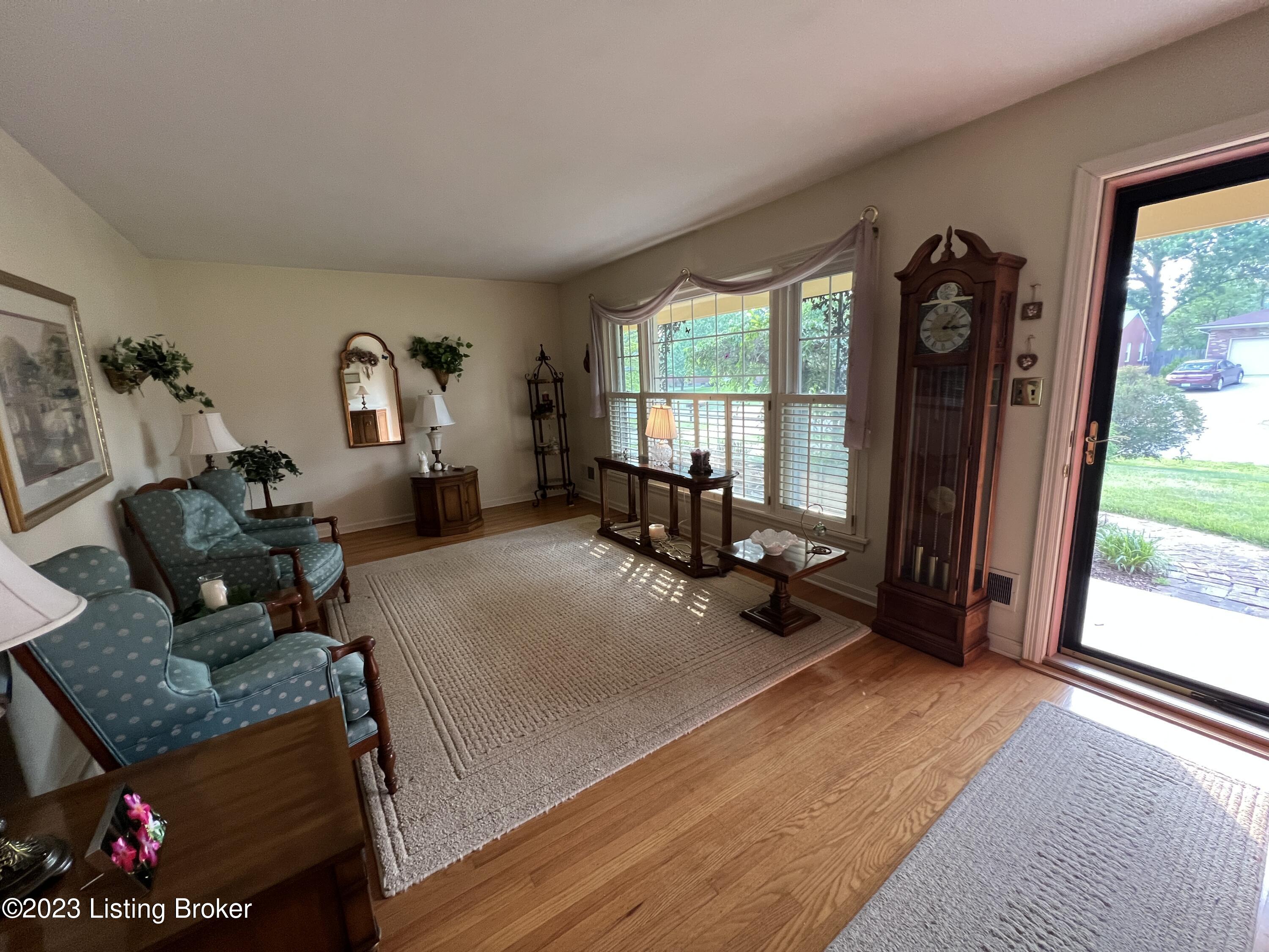 1912 Janlyn Road Louisville, KY 40299 - Photo 5 of 42 1912 Janlyn Rd