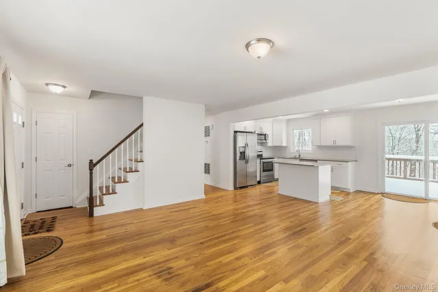 $649,000 | 3483 Overlook Avenue, Yorktown Heights, NY 10598