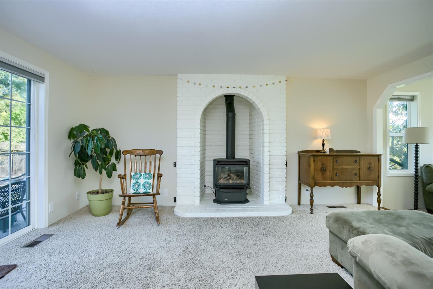 2823 Yvonne Road Medford, OR 97504 - Photo 8 of 33 Additional Photo