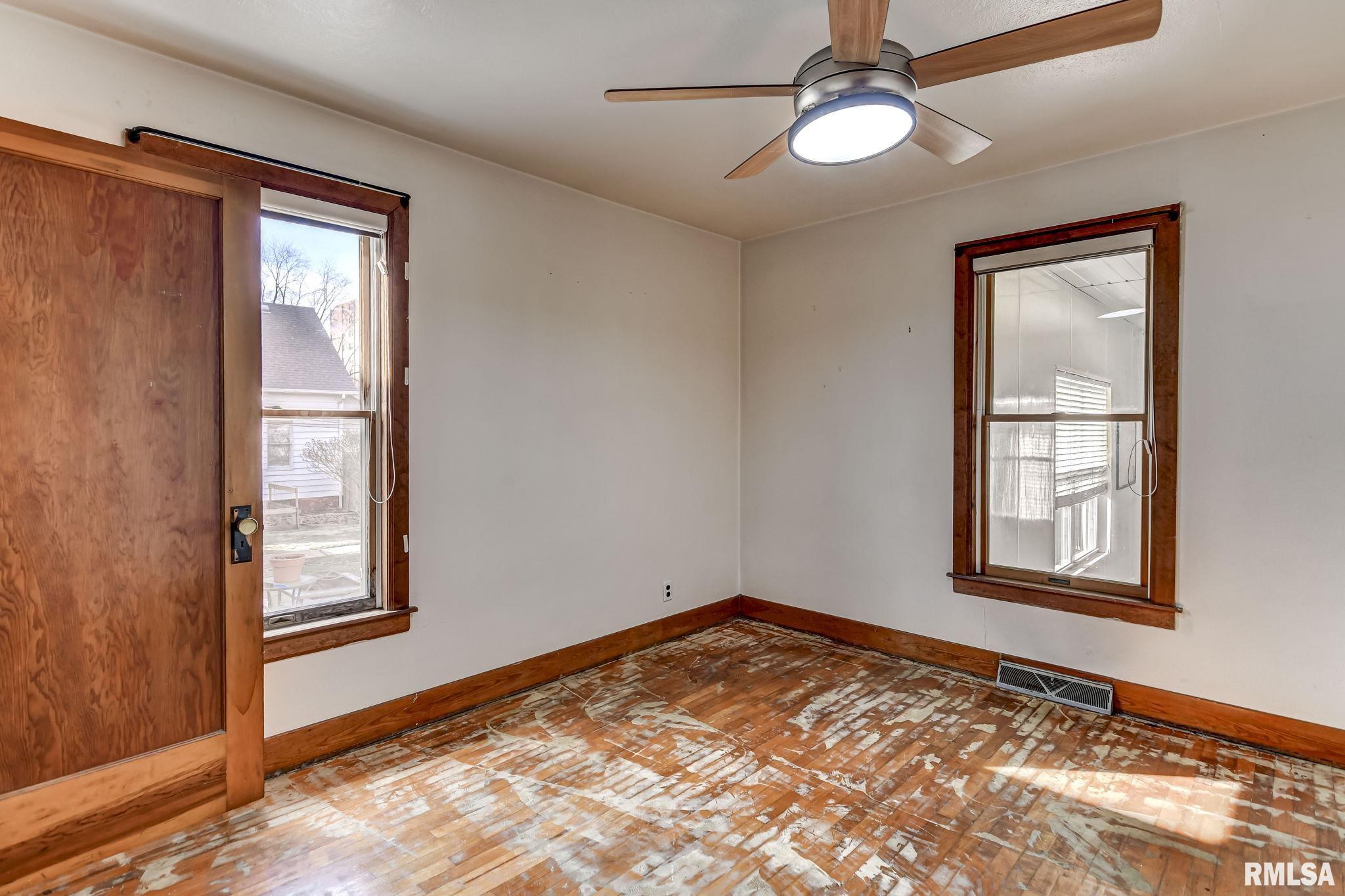 311 West Adams Street Taylorville, IL 62568 - Photo 22 of 36