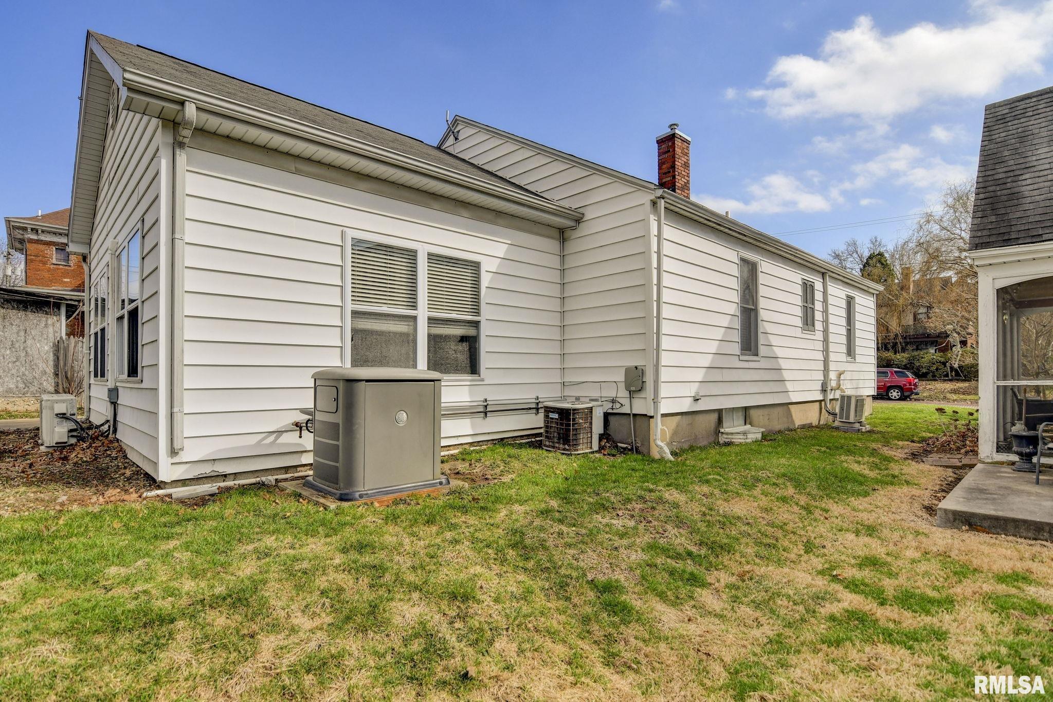 311 West Adams Street Taylorville, IL 62568 - Photo 28 of 36