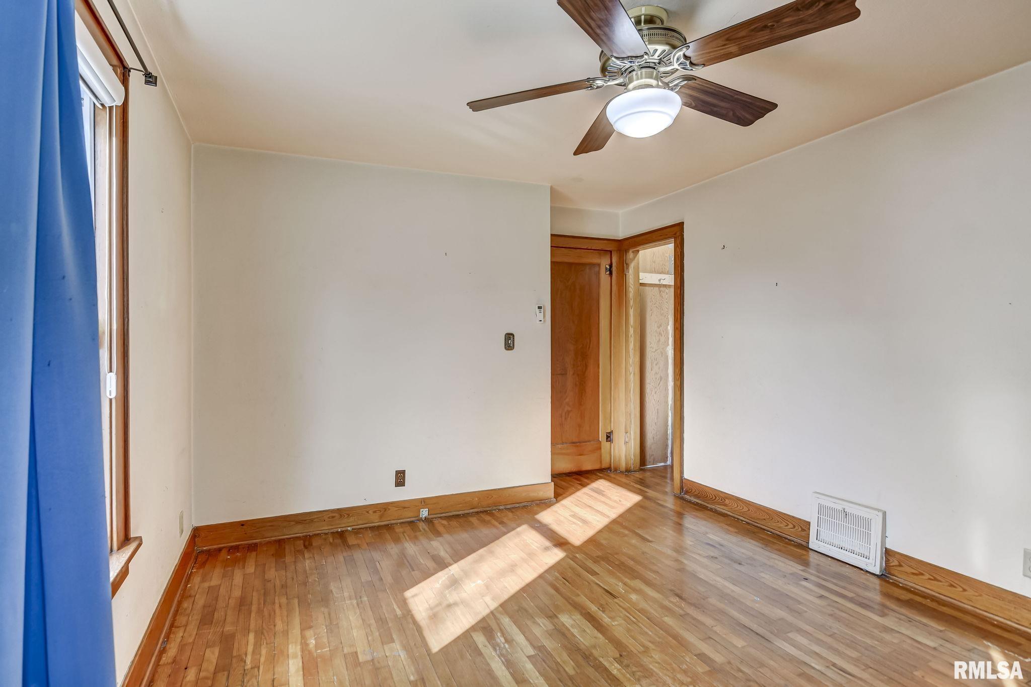311 West Adams Street Taylorville, IL 62568 - Photo 4 of 36