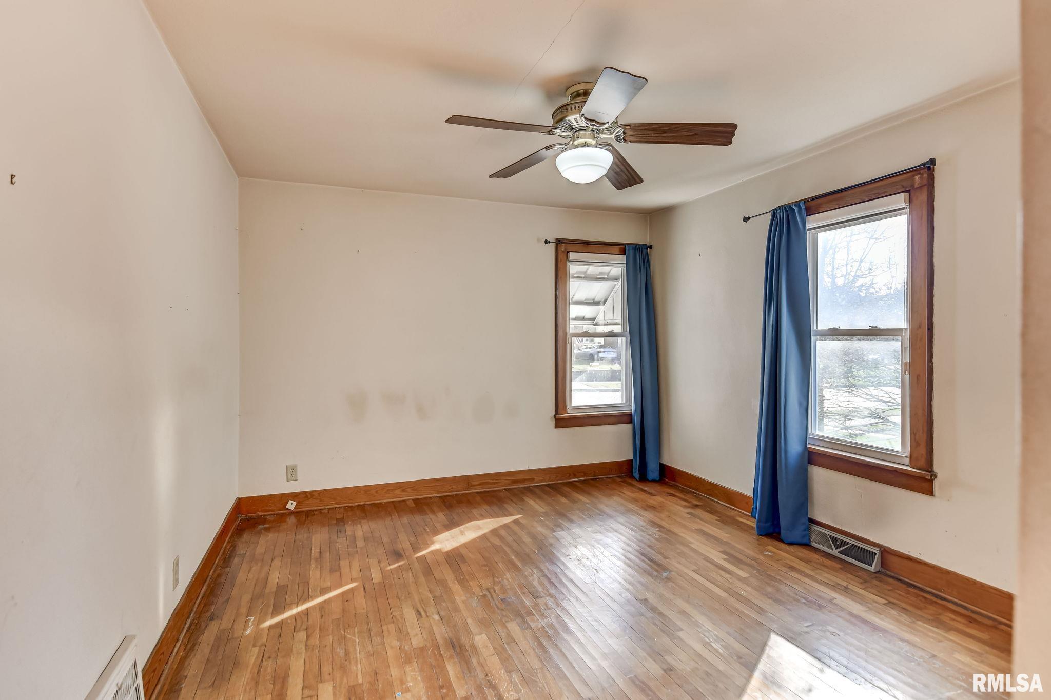 311 West Adams Street Taylorville, IL 62568 - Photo 7 of 36