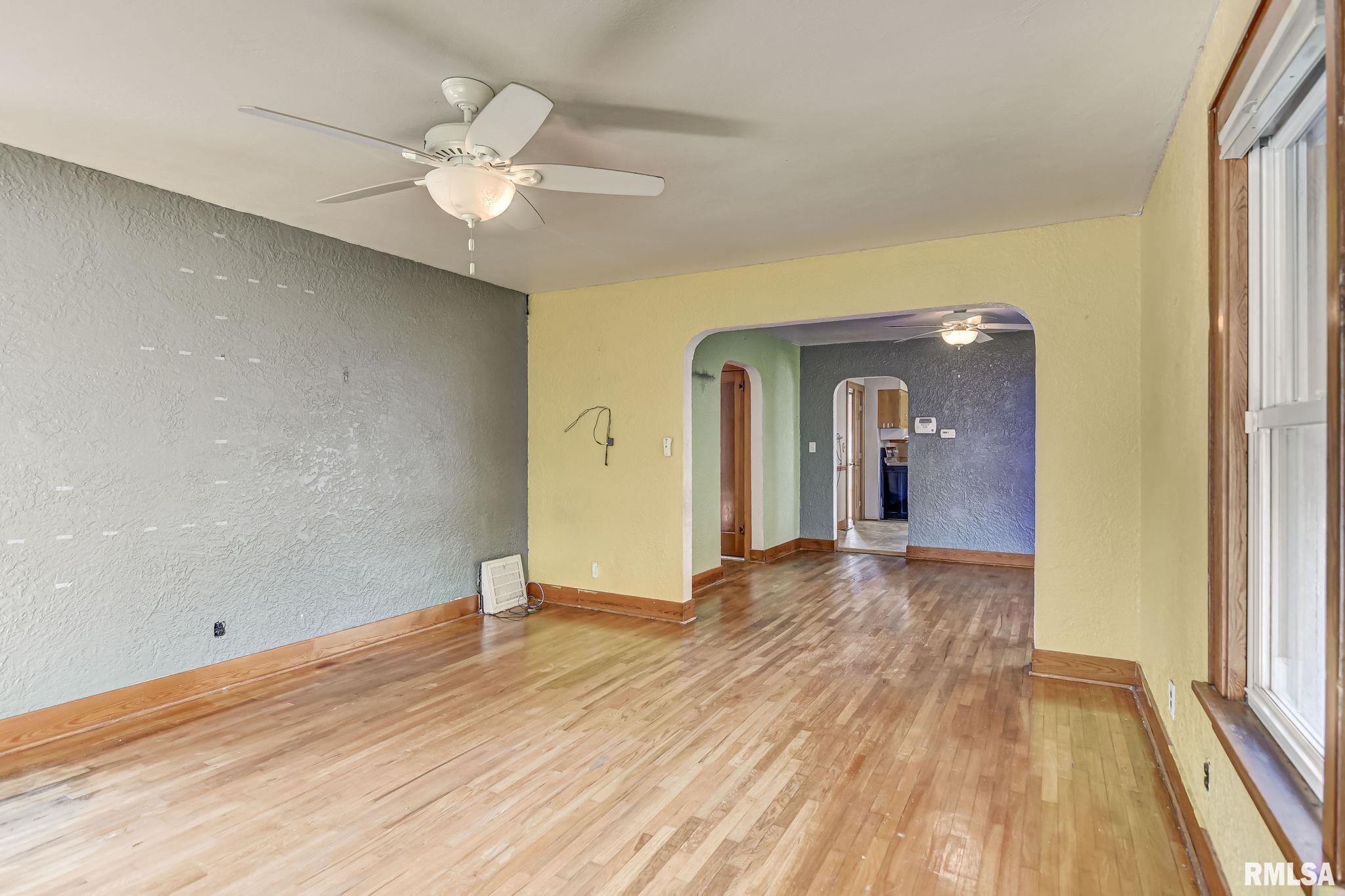 311 West Adams Street Taylorville, IL 62568 - Photo 10 of 36