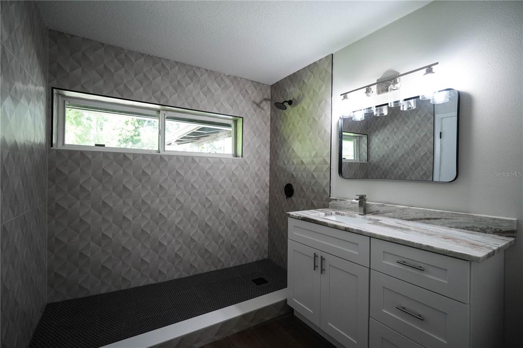 125 Spring Valley Loop Altamonte Springs, FL 32714 - Photo 15 of 61 Primary Bath