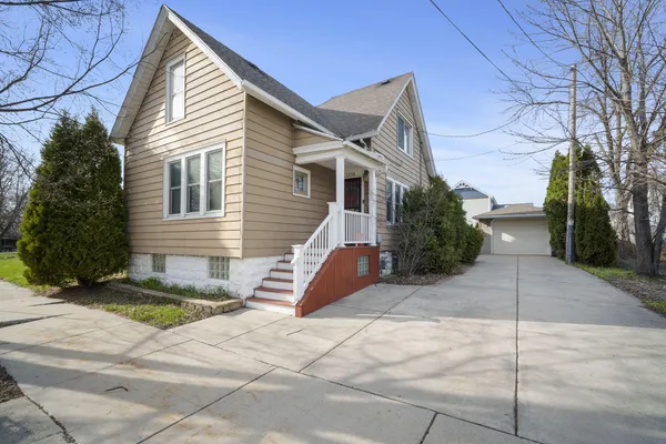 $219,900 | 1338 West Brown Street, Milwaukee, WI 53205