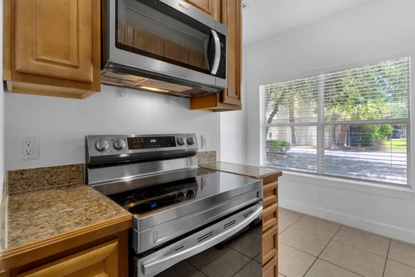 $1,700 | 15284 Business Highway, Unit 7A, Freeport, FL 32439