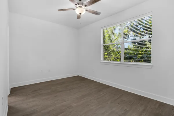 $1,700 | 15284 Business Highway, Unit 7A, Freeport, FL 32439