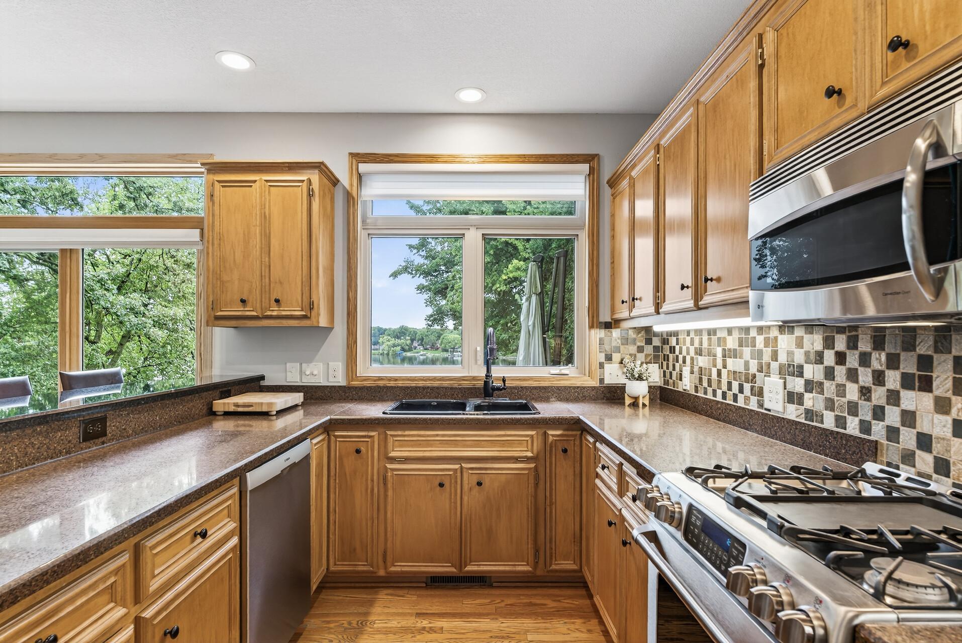 15408 Red Oaks Road Southeast Prior Lake, MN 55372 - Photo 19 of 37