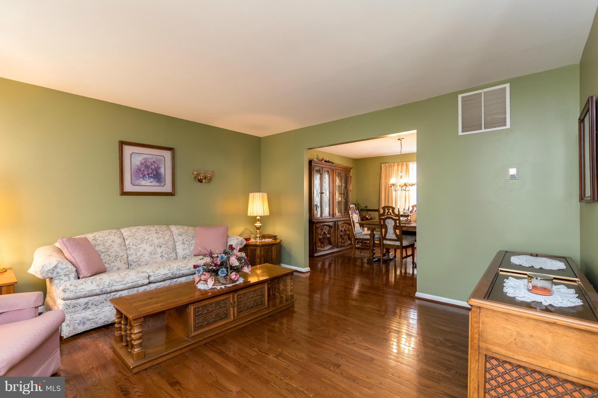 6414 Martinique Road Baltimore, MD 21237 - Photo 3 of 27 Gorgeous Floors