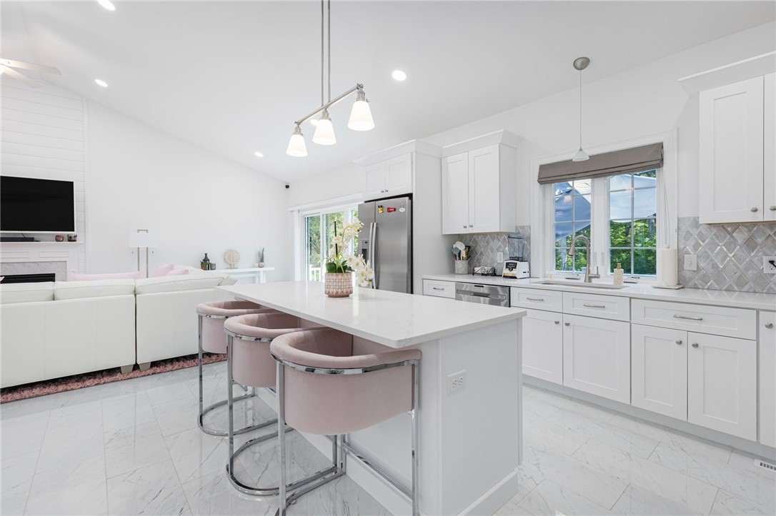 7 Avery Way Richmond, RI 02898 - Photo 13 of 35