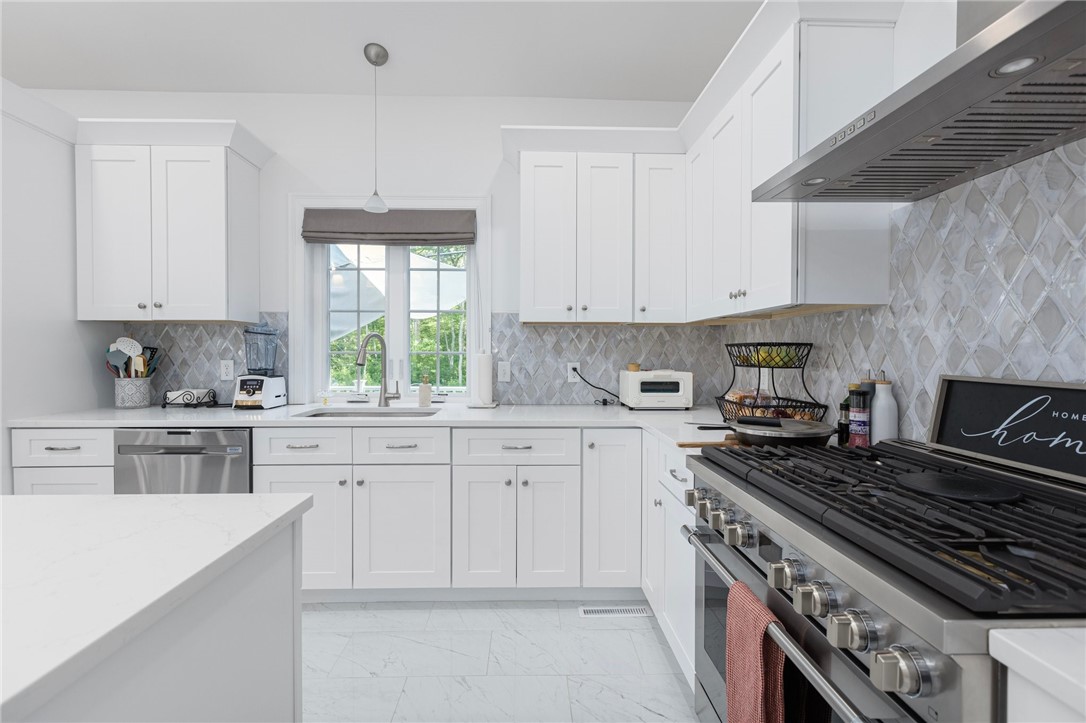 7 Avery Way Richmond, RI 02898 - Photo 14 of 35