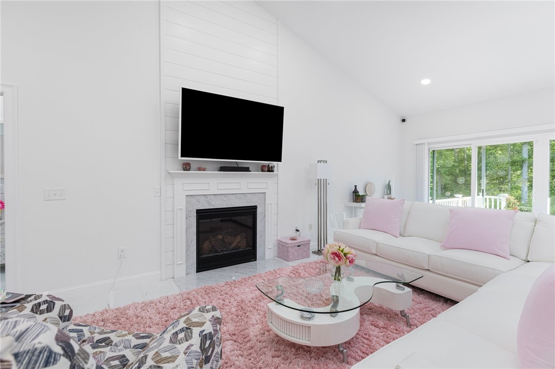 7 Avery Way Richmond, RI 02898 - Photo 17 of 35