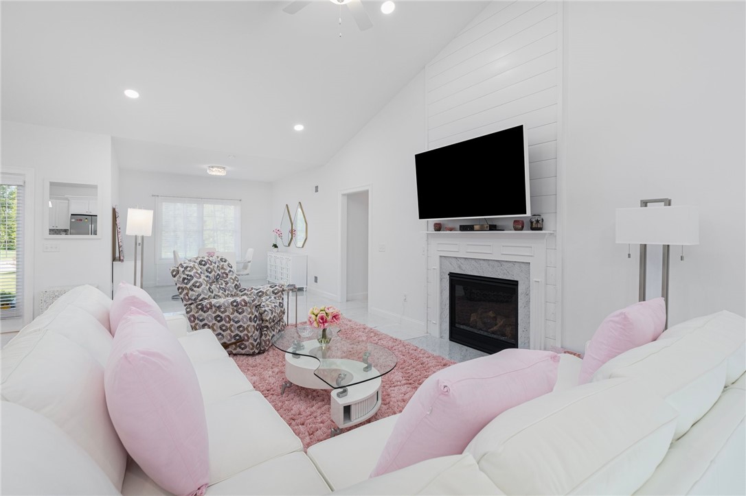 7 Avery Way Richmond, RI 02898 - Photo 21 of 35