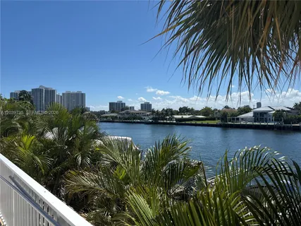 $636,000 | 1985 South Ocean Drive, Unit 8P, Hallandale Beach, FL 33009
