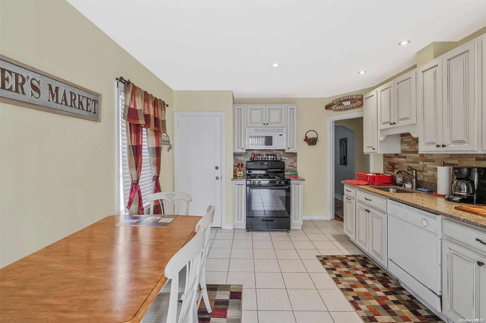 149 Rule Street Franklin Square, NY 11010 - Photo 13 of 33