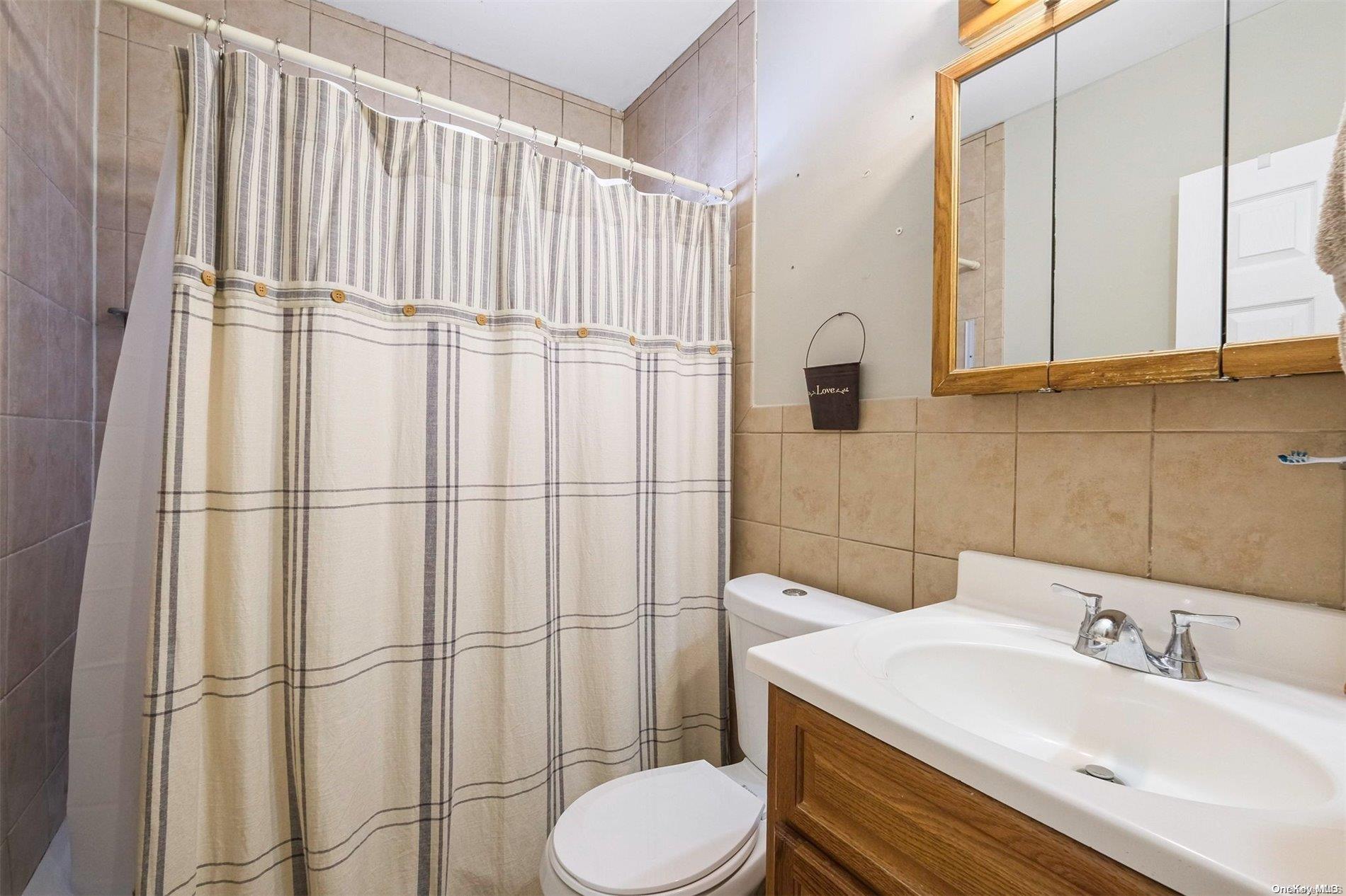 149 Rule Street Franklin Square, NY 11010 - Photo 17 of 33