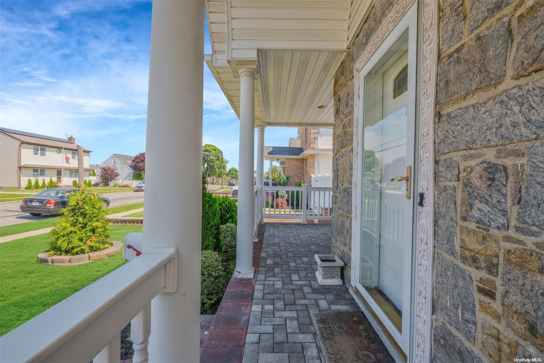 149 Rule Street Franklin Square, NY 11010 - Photo 3 of 33