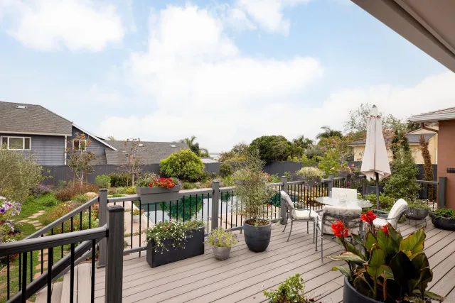 a city view with sitting space and garden view