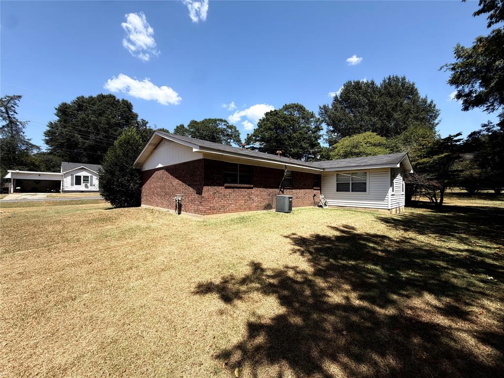 803 Spring Street Springhill, LA 71075 - Photo 2 of 9 Gallery Image 2