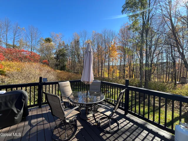 $259,900 | 764 Creek Road, Crown Point, NY 12928