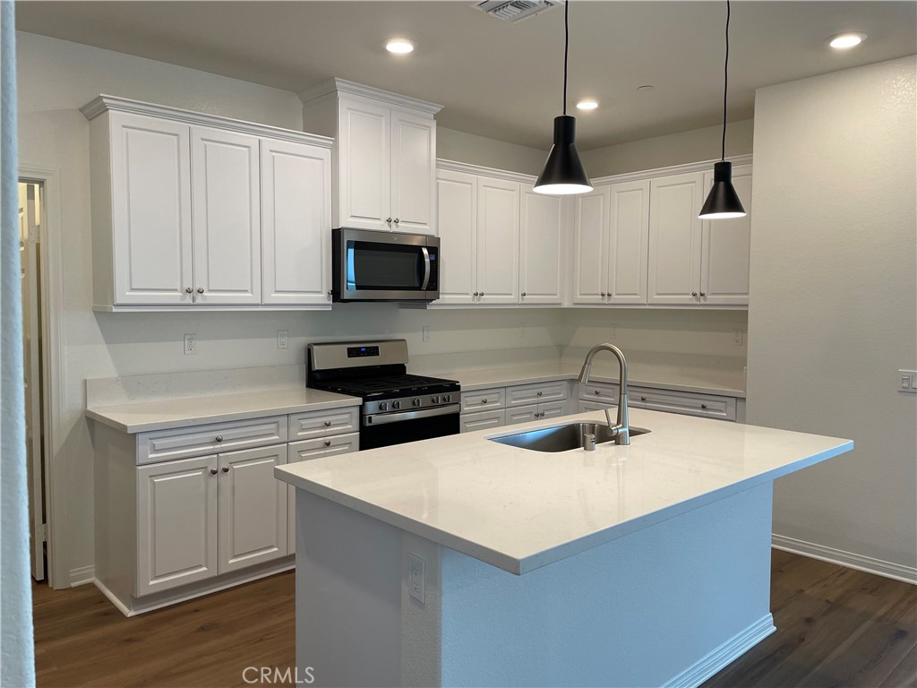 19459 Melogold Circle Riverside, CA 92507 - Photo 8 of 33