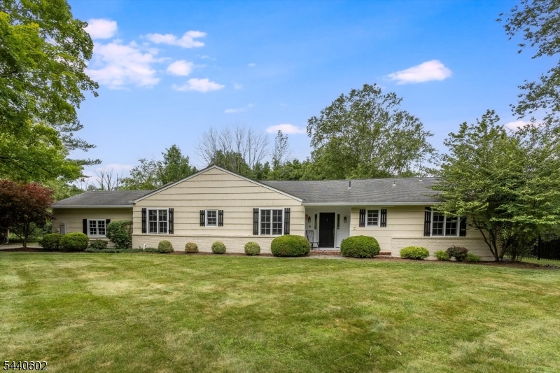 24 Brookfield Way Mendham, NJ 07945 - Photo 6 of 32