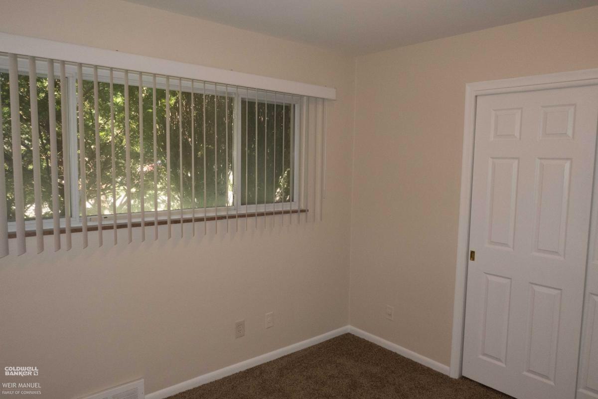 20779 North Nunneley Road Clinton Township, MI 48036 - Photo 5 of 12