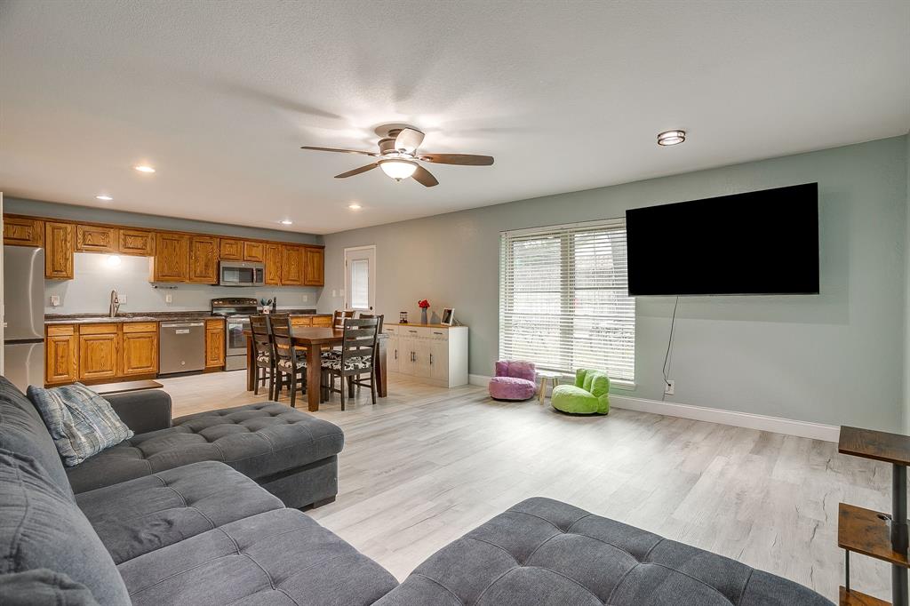 800 Poe Street Azle, TX 76020 - Photo 6 of 31