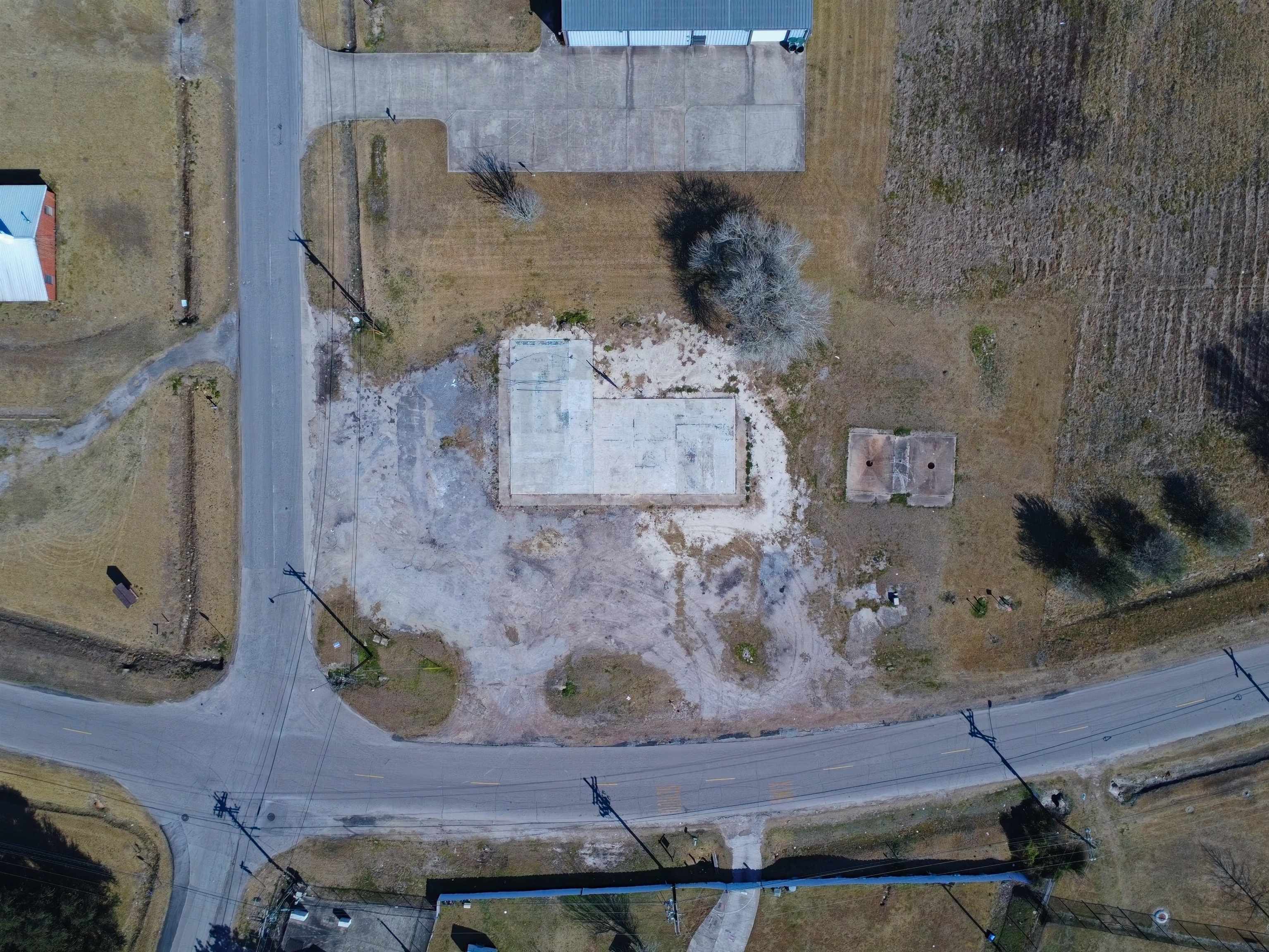 6595 Lawrence Drive Beaumont, TX 77708 - Photo 8 of 11