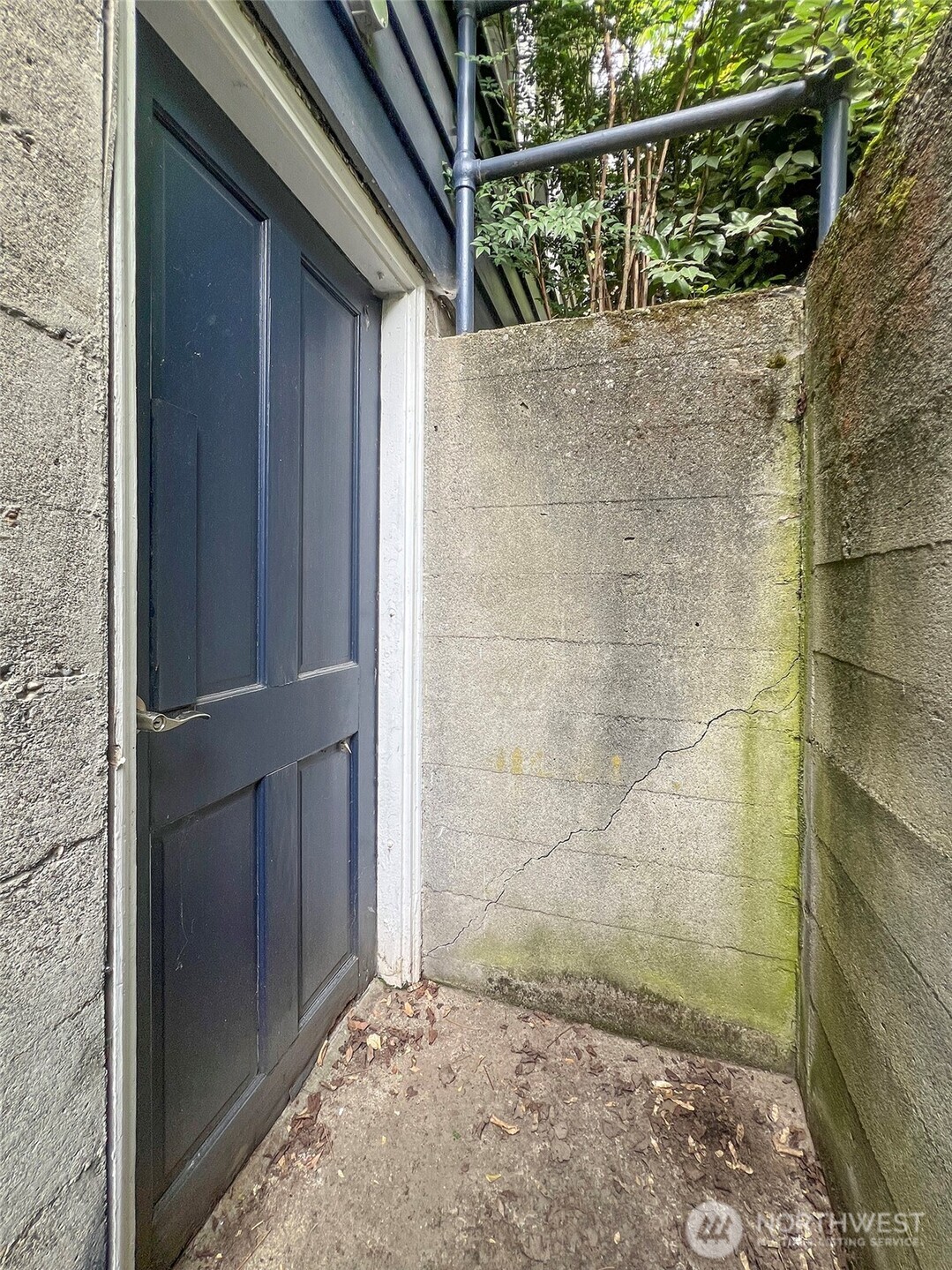 116 Williams Avenue South Renton, WA 98057 - Photo 25 of 37 a view of a wooden door
