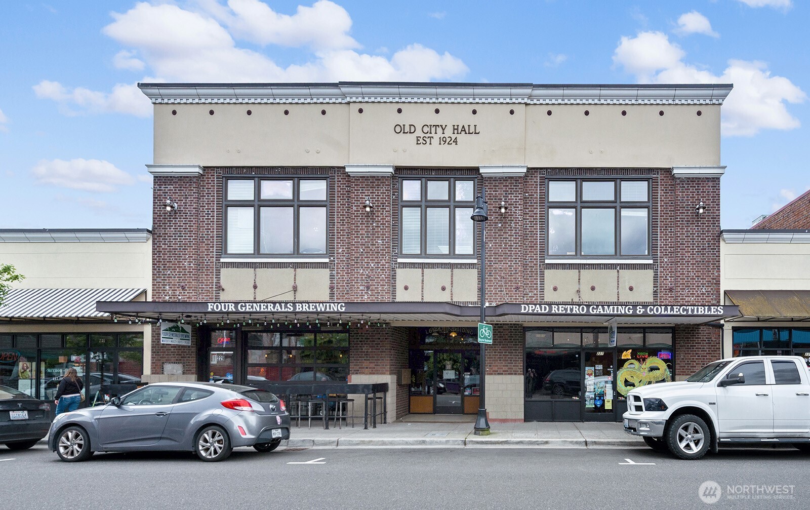 116 Williams Avenue South Renton, WA 98057 - Photo 34 of 37 a car parked in front of a building