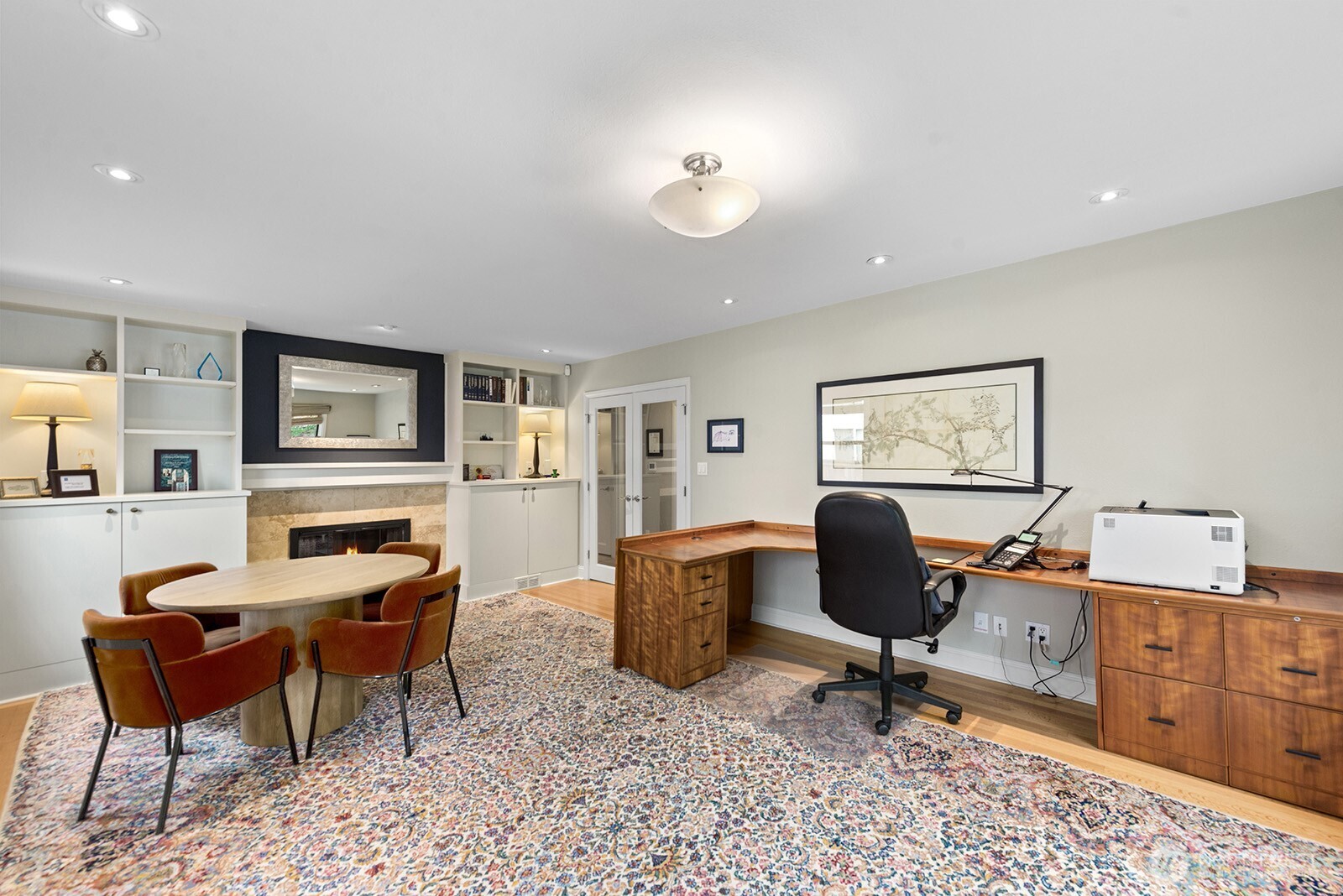 116 Williams Avenue South Renton, WA 98057 - Photo 10 of 37 a workspace with furniture