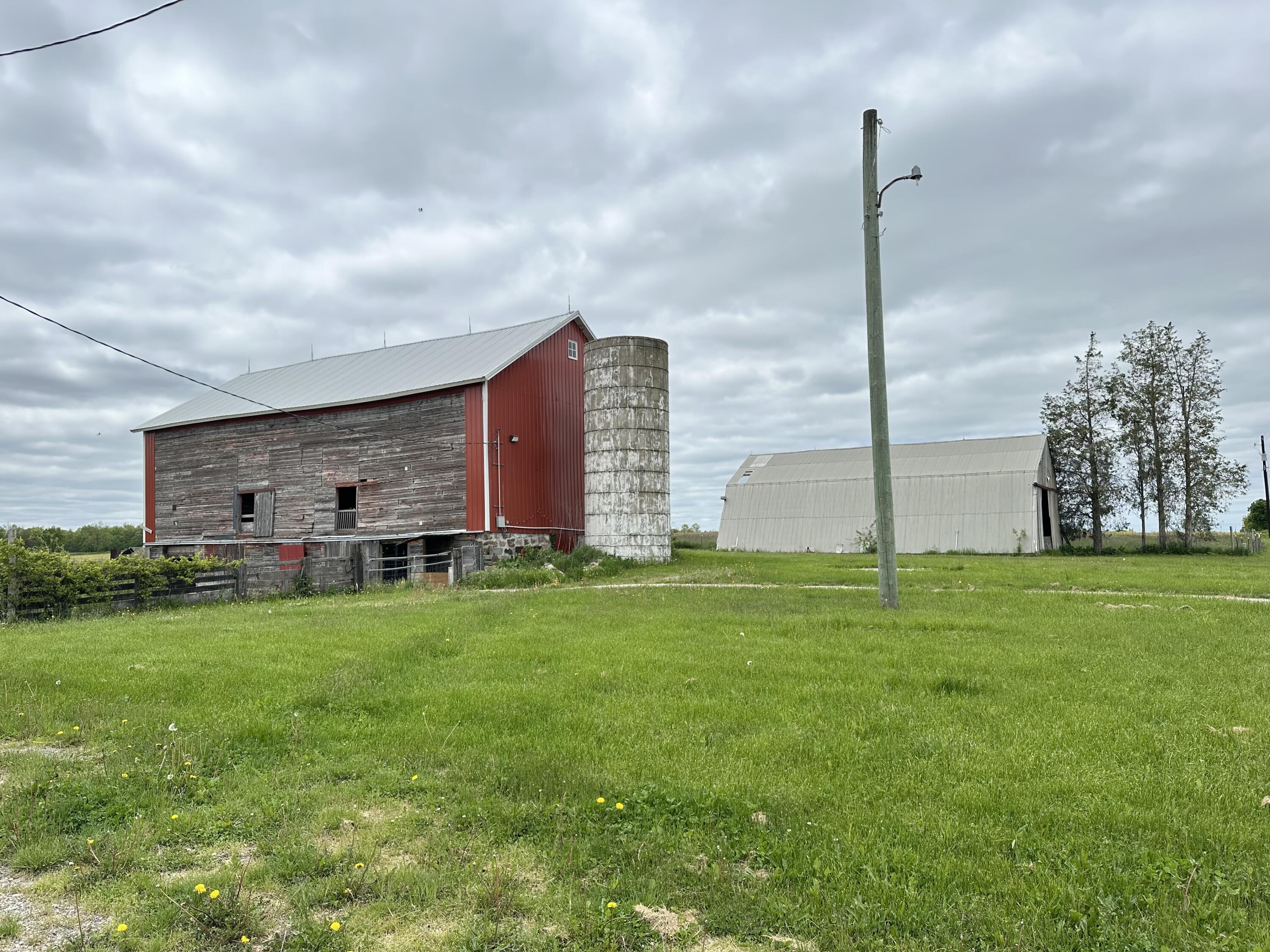 6300 Dell Road Saline, MI 48176 - Photo 2 of 9 2025-05-19 15.10.36