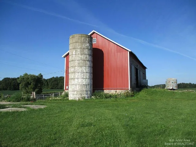 $289,900 | 6300 Dell Road, Saline, MI 48176