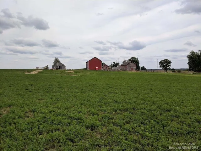 $289,900 | 6300 Dell Road, Saline, MI 48176