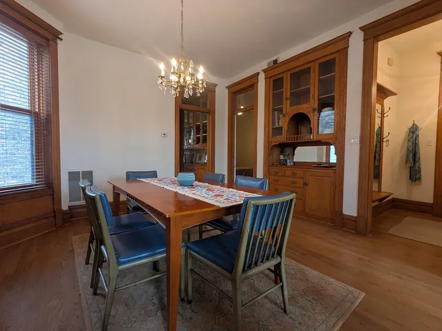 $425,000 | 1402 West Belle Plaine Avenue, Unit 2, Chicago, IL 60613