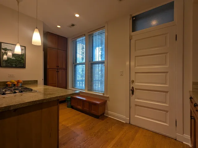 $425,000 | 1402 West Belle Plaine Avenue, Unit 2, Chicago, IL 60613