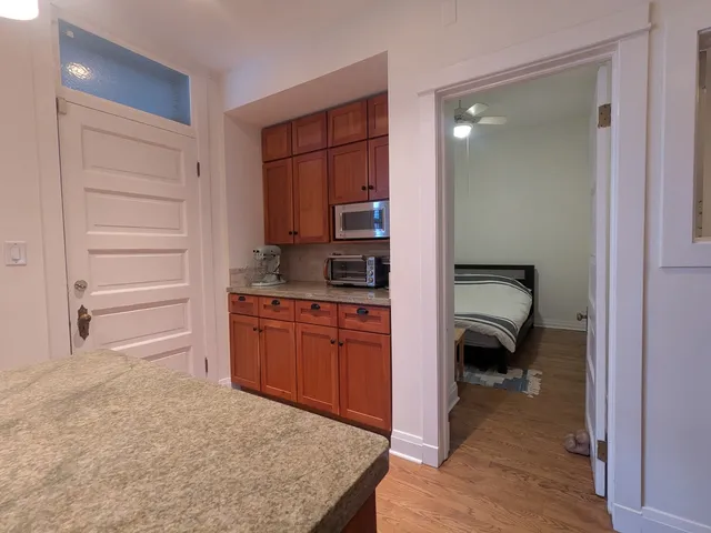 $425,000 | 1402 West Belle Plaine Avenue, Unit 2, Chicago, IL 60613