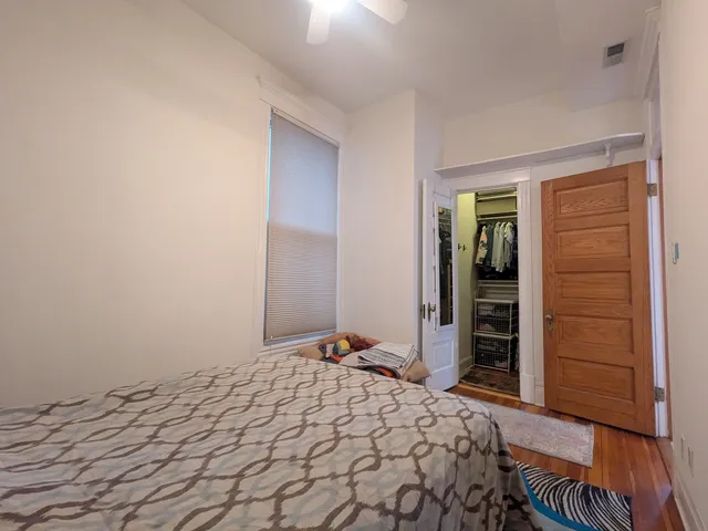 $425,000 | 1402 West Belle Plaine Avenue, Unit 2, Chicago, IL 60613