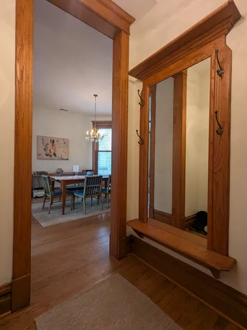 $425,000 | 1402 West Belle Plaine Avenue, Unit 2, Chicago, IL 60613